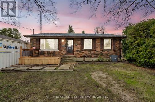 26 SINCLAIR AVENUE  St. Thomas, ON N5R 3A8