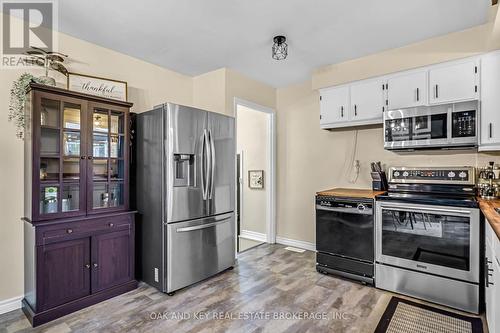 26 Sinclair Avenue, St. Thomas, ON - Indoor Photo Showing Kitchen