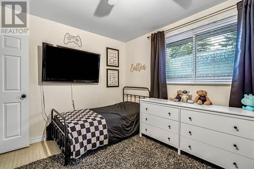 26 Sinclair Avenue, St. Thomas, ON - Indoor Photo Showing Bedroom