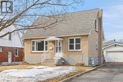 1123 SECORD AVENUE Ottawa, ON K1H 8C9