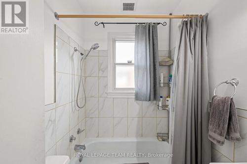 1123 Secord Avenue, Ottawa, ON - Indoor Photo Showing Bathroom