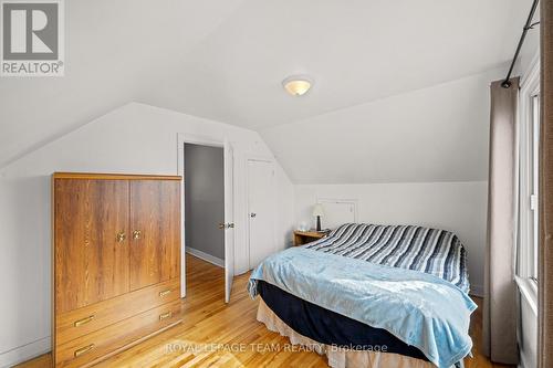 1123 Secord Avenue, Ottawa, ON - Indoor Photo Showing Bedroom