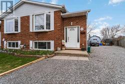 21 JUSTINA COURT Welland (Broadway), ON L3C 7E4