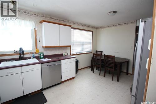 800 Robison Street, Indian Head, SK - Indoor Photo Showing Kitchen