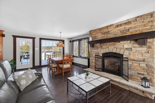 Salon - 32 Ch. Dupuis, La Minerve, QC - Indoor Photo Showing Living Room With Fireplace