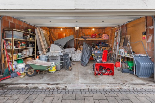 Garage - 4110 Av. Girouard, Montréal (Côte-Des-Neiges/Notre-Dame-De-Grâce), QC - Indoor Photo Showing Garage