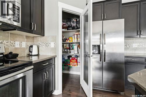 5343 Universal Crescent, Regina, SK - Indoor Photo Showing Kitchen With Upgraded Kitchen