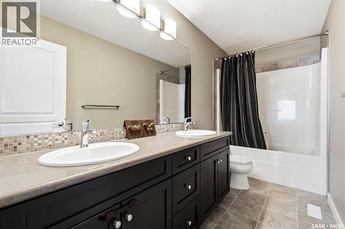 5343 Universal Crescent, Regina, SK - Indoor Photo Showing Bathroom