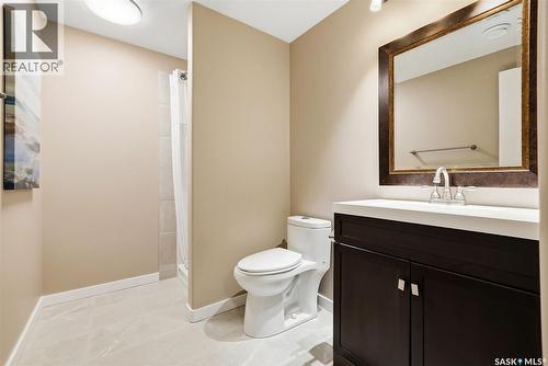 5343 Universal Crescent, Regina, SK - Indoor Photo Showing Bathroom
