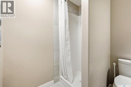 5343 Universal Crescent, Regina, SK - Indoor Photo Showing Bathroom
