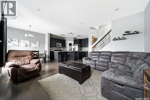 5343 Universal Crescent, Regina, SK - Indoor Photo Showing Living Room