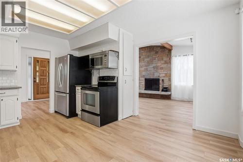 1606 Arlington Avenue, Saskatoon, SK - Indoor Photo Showing Kitchen