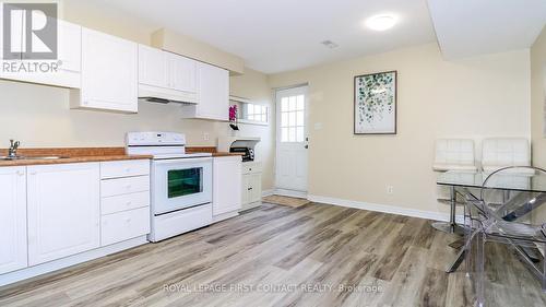 66 Downing Crescent, Barrie, ON - Indoor Photo Showing Kitchen