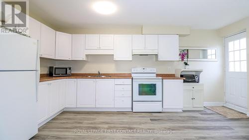 66 Downing Crescent, Barrie, ON - Indoor Photo Showing Kitchen