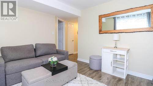 66 Downing Crescent, Barrie, ON - Indoor Photo Showing Living Room
