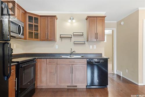 103 275 Pringle Lane, Saskatoon, SK - Indoor Photo Showing Kitchen With Double Sink