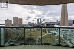 1011 - 51 LOWER SIMCOE STREET Toronto, ON M5J 3A2