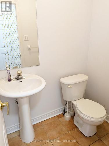 74 Sunway Square, Markham, ON - Indoor Photo Showing Bathroom