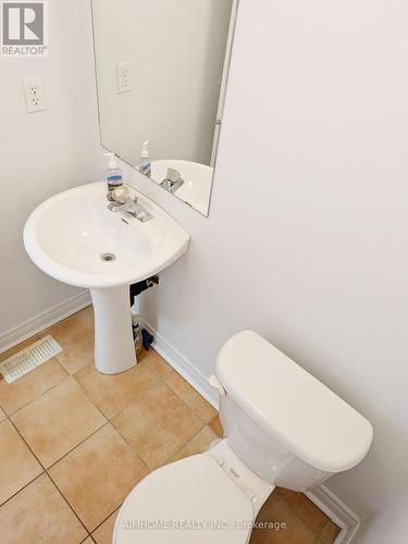 74 Sunway Square, Markham, ON - Indoor Photo Showing Bathroom