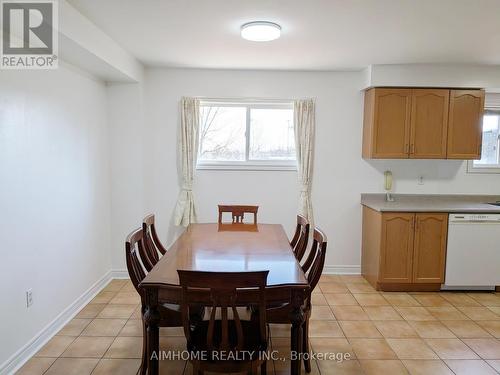 74 Sunway Square, Markham, ON - Indoor Photo Showing Dining Room