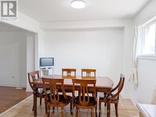 74 Sunway Square, Markham, ON - Indoor Photo Showing Dining Room