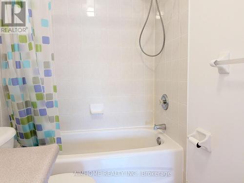 74 Sunway Square, Markham, ON - Indoor Photo Showing Bathroom
