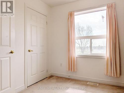 74 Sunway Square, Markham, ON - Indoor Photo Showing Other Room