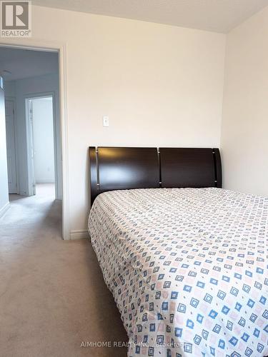 74 Sunway Square, Markham, ON - Indoor Photo Showing Bedroom