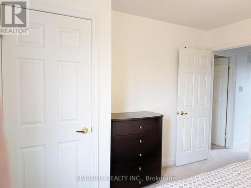 74 Sunway Square, Markham, ON - Indoor Photo Showing Bedroom