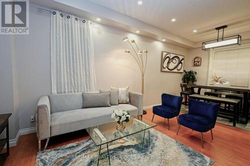 32 Ashdale Road, Brampton, ON - Indoor Photo Showing Living Room
