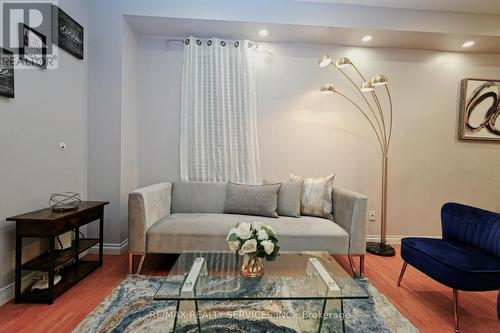 32 Ashdale Road, Brampton, ON - Indoor Photo Showing Living Room