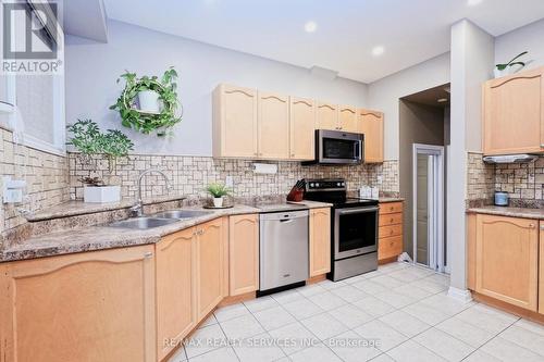 32 Ashdale Road, Brampton, ON - Indoor Photo Showing Kitchen With Double Sink
