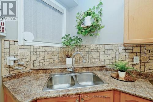 32 Ashdale Road, Brampton, ON - Indoor Photo Showing Kitchen With Double Sink