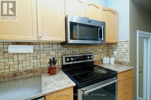 32 Ashdale Road, Brampton, ON - Indoor Photo Showing Kitchen