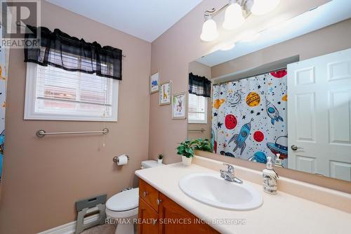 32 Ashdale Road, Brampton, ON - Indoor Photo Showing Bathroom