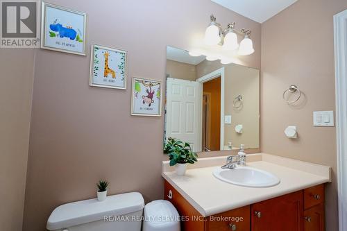 32 Ashdale Road, Brampton, ON - Indoor Photo Showing Bathroom
