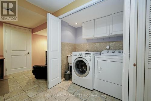 32 Ashdale Road, Brampton, ON - Indoor Photo Showing Laundry Room