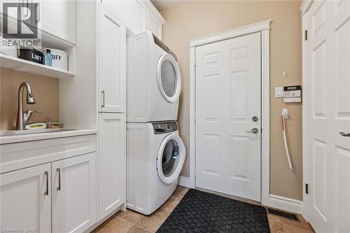 285 Deer Ridge Drive, Kitchener, ON - Indoor Photo Showing Laundry Room