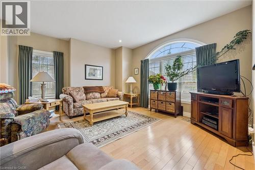 285 Deer Ridge Drive, Kitchener, ON - Indoor Photo Showing Living Room