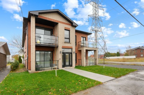 Façade - 101-965 Rue Brébeuf, Sainte-Catherine, QC - Outdoor
