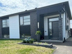 2305 Rue Montrose  Rouyn-Noranda, QC J9X 6L8
