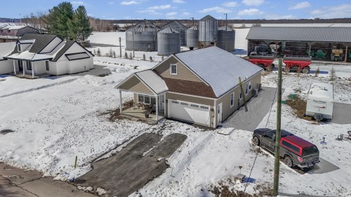 19 16e Avenue O.  Venise-En-Québec, QC J0J 1K0