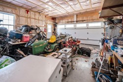 Garage - 