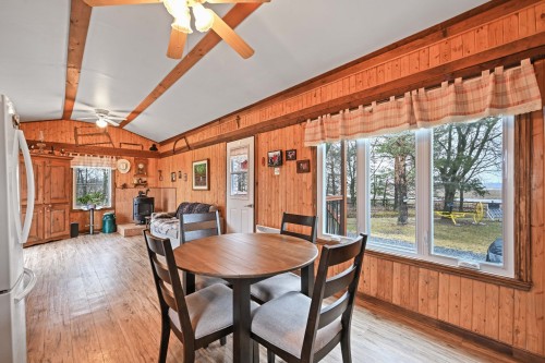 Cuisine - 72 9E Rang, Sainte-Brigide-D'Iberville, QC - Indoor Photo Showing Dining Room