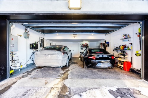 Garage - 111Z Av. Des Chênes, Candiac, QC - Indoor Photo Showing Garage