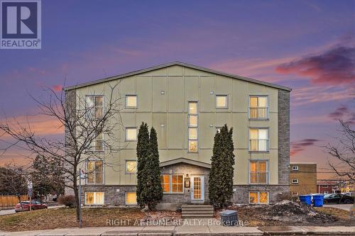 202 - 646 CUMMINGS AVENUE  Ottawa, ON K1K 2K6