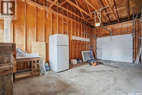 102 Dore Crescent, Saskatoon, SK - Indoor Photo Showing Garage