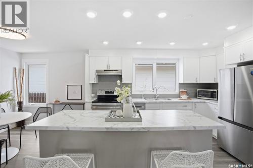 102 Dore Crescent, Saskatoon, SK - Indoor Photo Showing Kitchen With Upgraded Kitchen