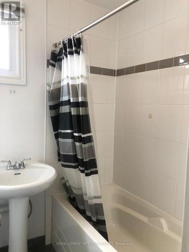 129 Pamilla Street, Ottawa, ON - Indoor Photo Showing Bathroom