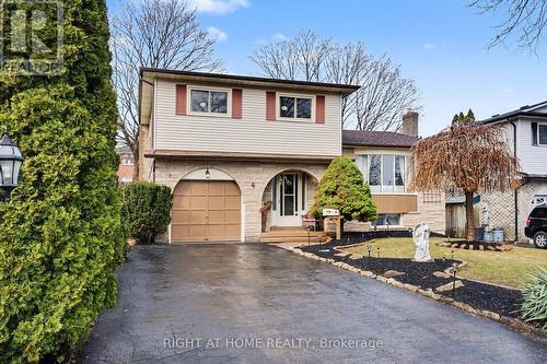 4 FALCON COURT  Whitby (Blue Grass Meadows), ON L1N 6V5